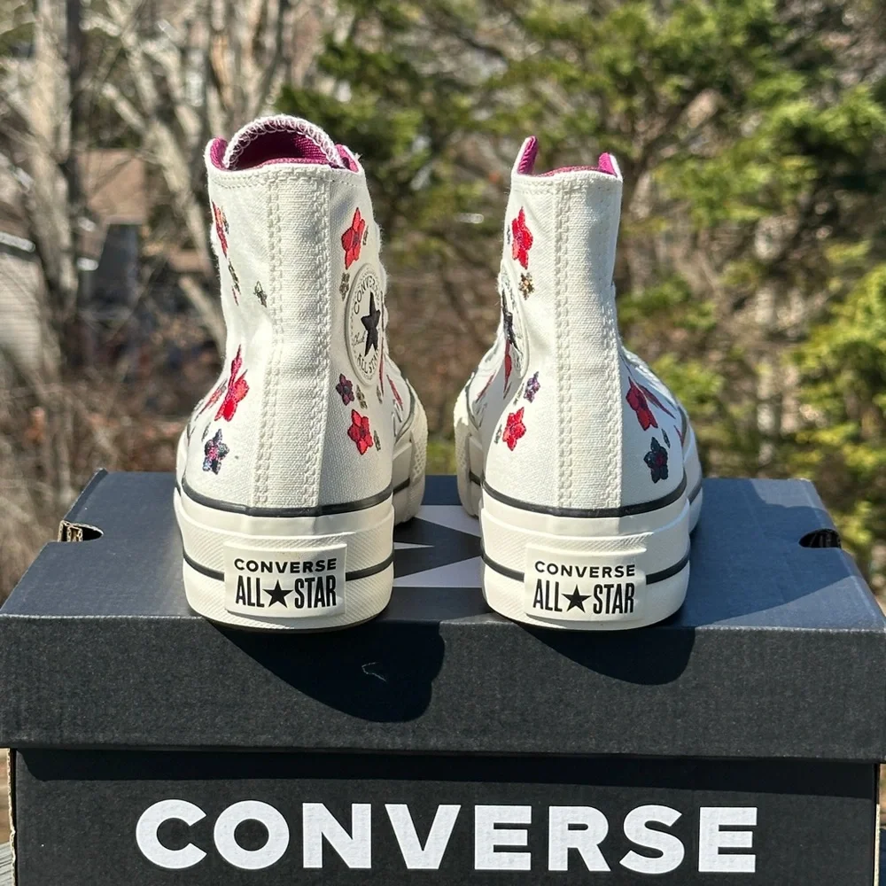 Converse Chuck Taylor Platform White Red Casual Sneaker Womens 6, Youth 4.5Y NEW